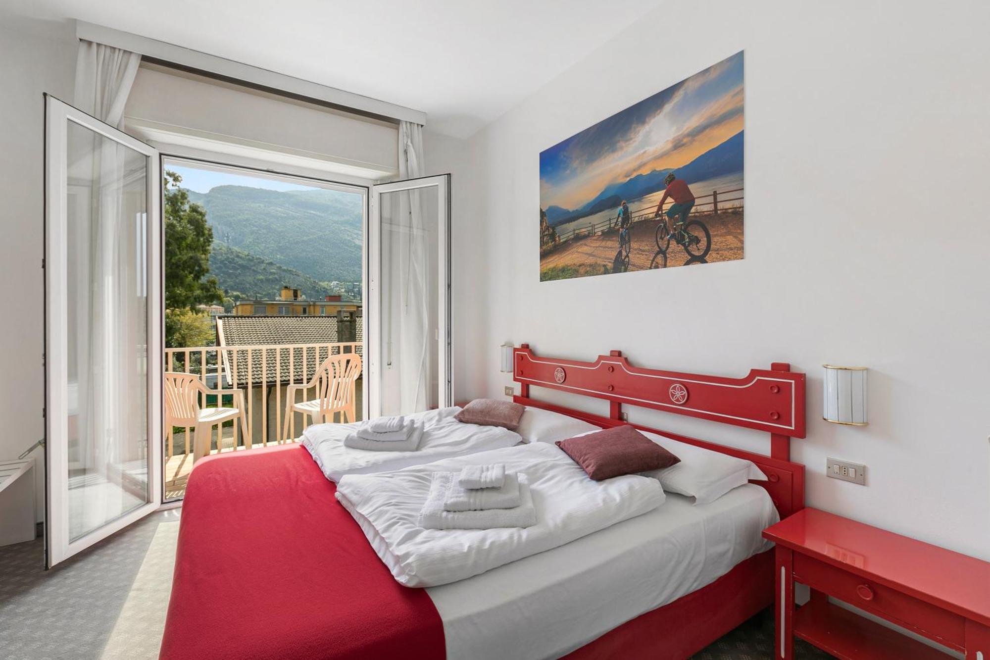 Bike & Wind Hotel Villa Maria Torbole Sul Garda Eksteriør billede