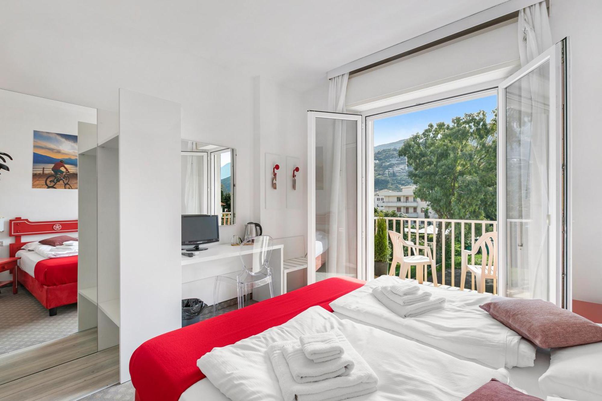 Bike & Wind Hotel Villa Maria Torbole Sul Garda Eksteriør billede