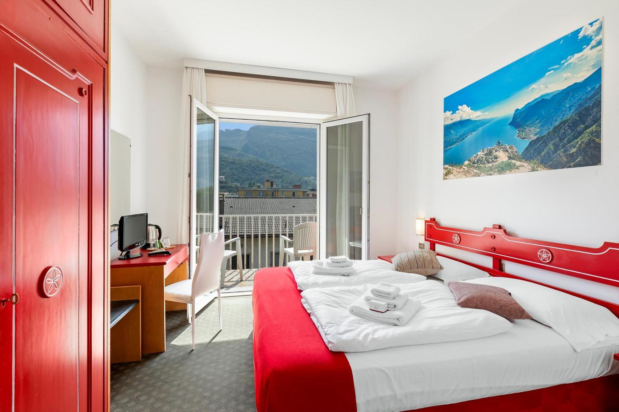 Bike & Wind Hotel Villa Maria Torbole Sul Garda Eksteriør billede