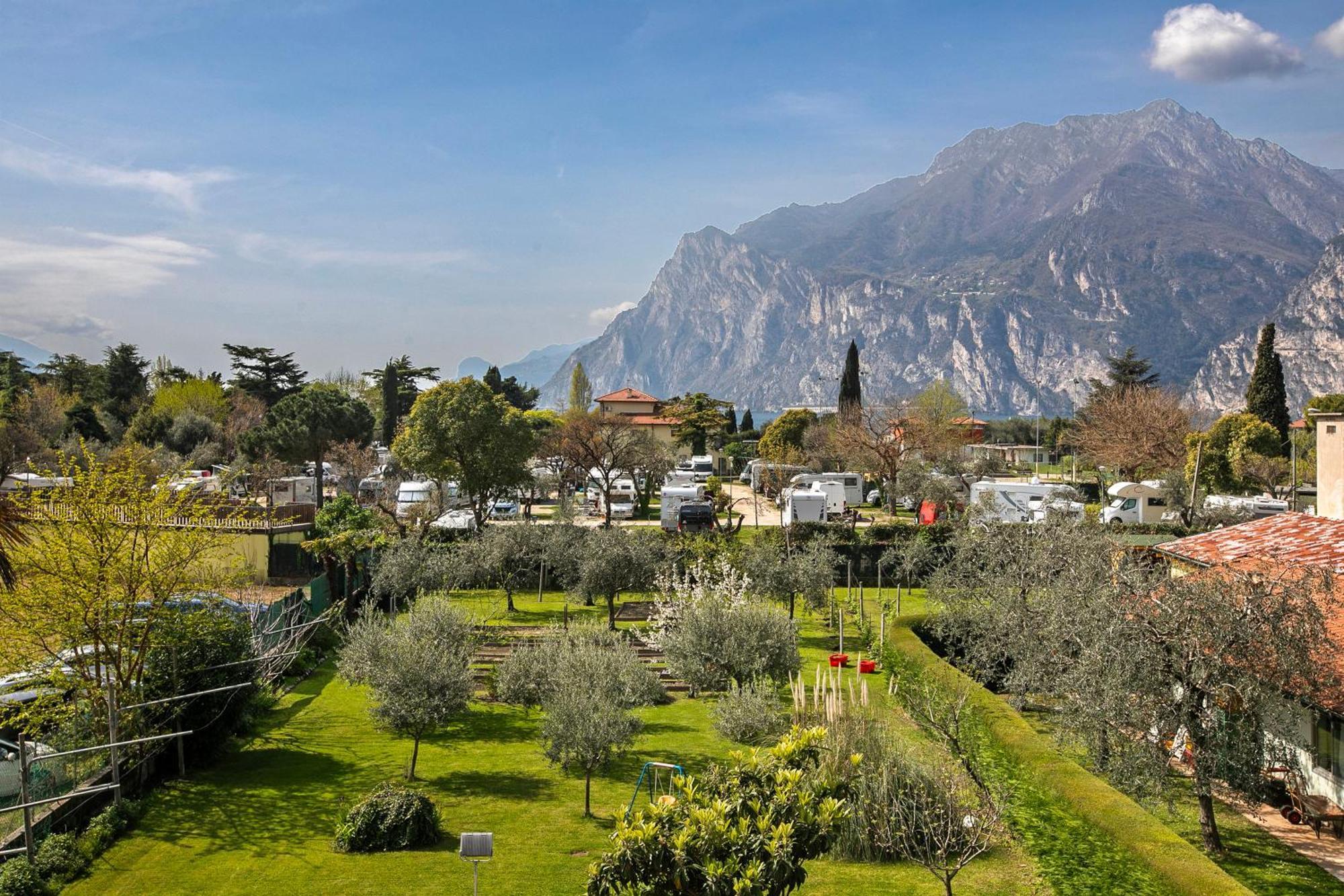 Bike & Wind Hotel Villa Maria Torbole Sul Garda Eksteriør billede
