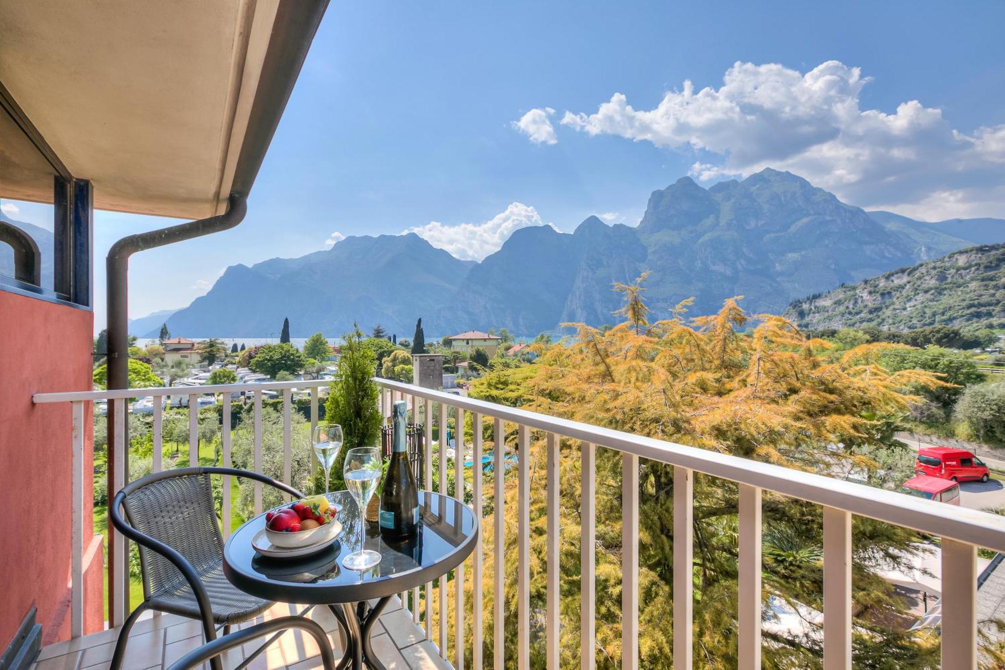 Bike & Wind Hotel Villa Maria Torbole Sul Garda Eksteriør billede